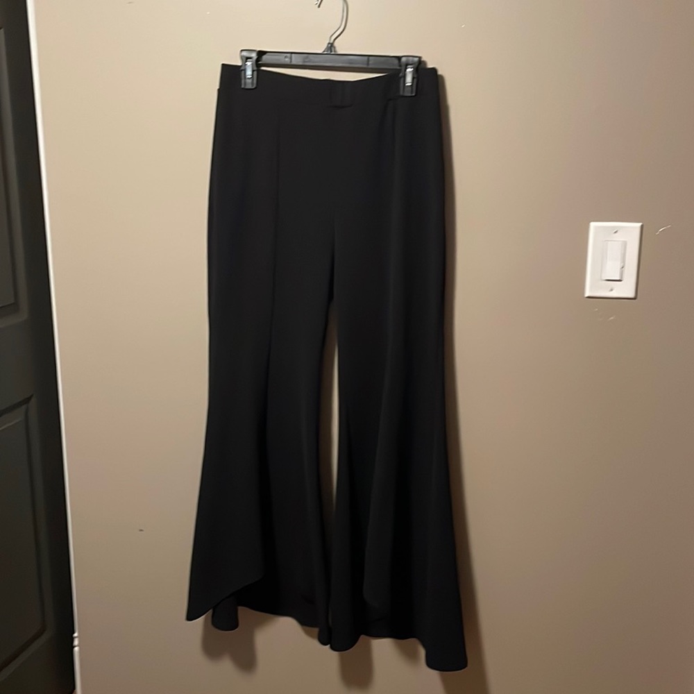 Cece flare leg black elastic waist pants- worn once, comfortable and stylish